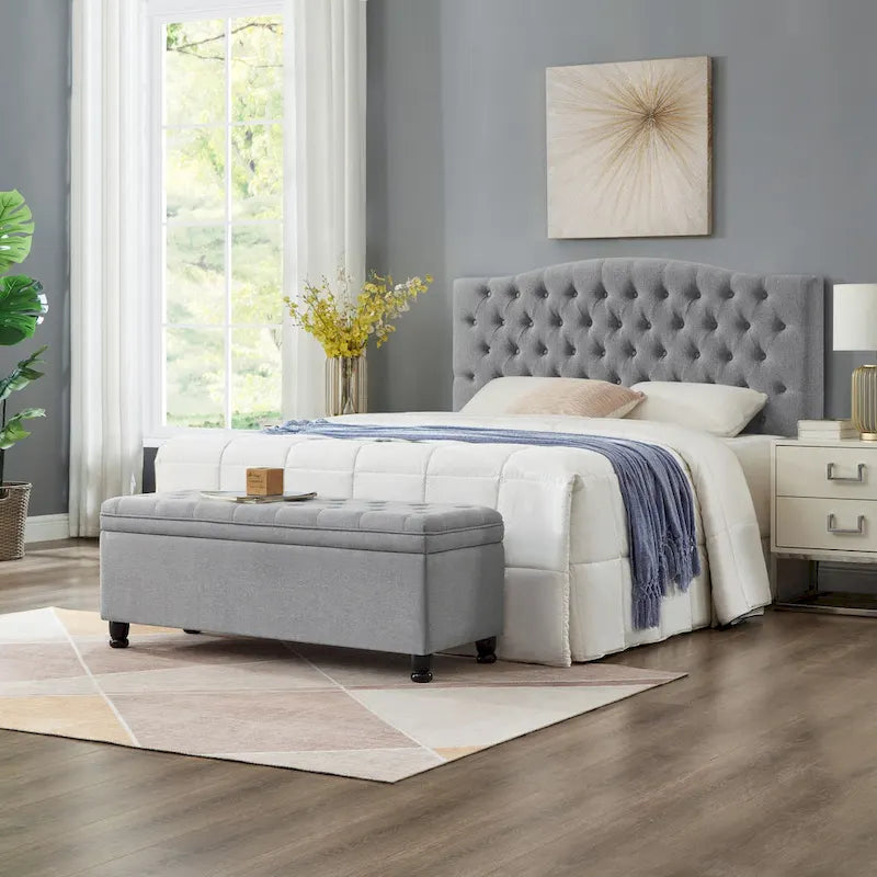 Banc de rangement capitonné en lin avec pieds en bois fuselés