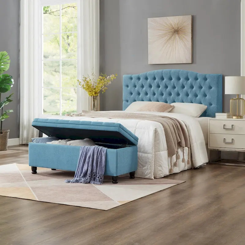 Banc de rangement capitonné en lin avec pieds en bois fuselés