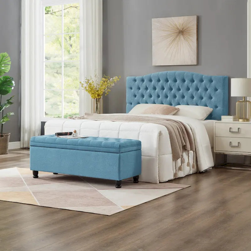 Banc de rangement capitonné en lin avec pieds en bois fuselés