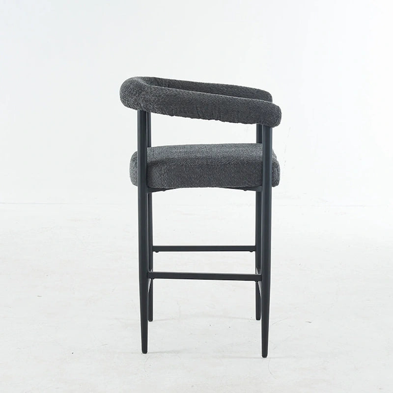 Ensemble de 2 tabourets de bar modernes en boucle, hauteur comptoir, avec structure en métal et accoudoirs, pour îlot de cuisine ou salle à manger.