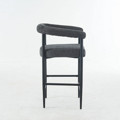 Ensemble de 2 tabourets de bar modernes en boucle, hauteur comptoir, avec structure en métal et accoudoirs, pour îlot de cuisine ou salle à manger.