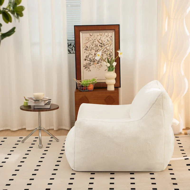 Pouf en fausse fourrure avec dossier, rembourrage en mousse déchiquetée haute densité et design polyvalent