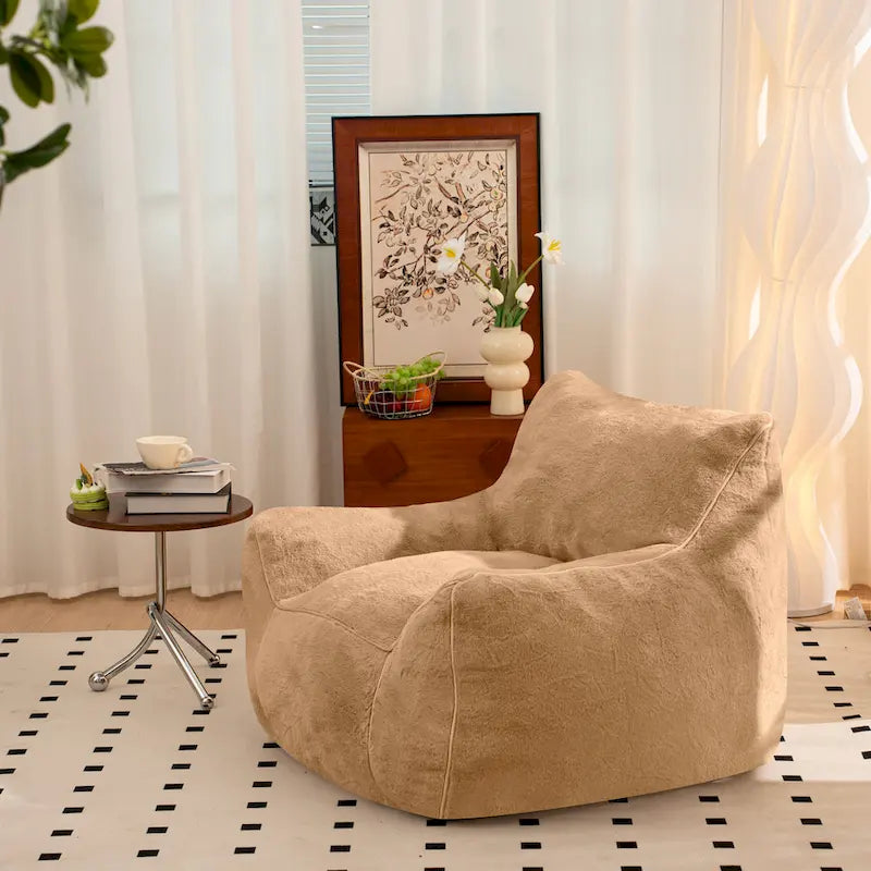 Pouf en fausse fourrure avec dossier, rembourrage en mousse déchiquetée haute densité et design polyvalent