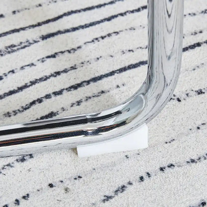 Ensemble table et chaises de salle à manger modernes en verre trempé avec piètement en forme de U à motif marbre et chaises rembourrées en PU