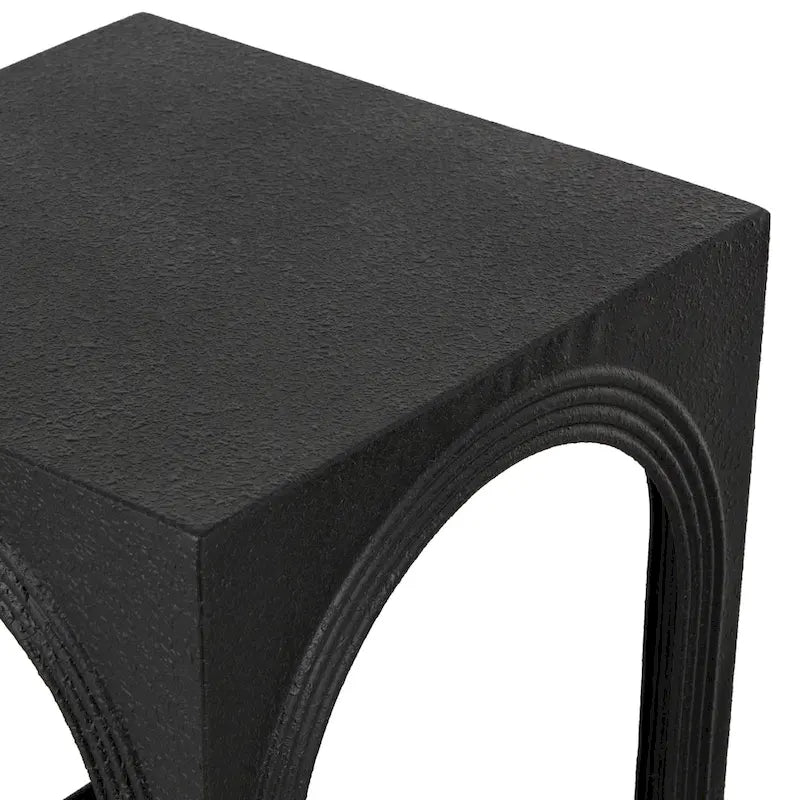 Table d'appoint gigogne en métal avec découpes cintrées - Ensemble de 3 - Noir - Roche River Decor - 40,6 cm (L) x 40,6 cm (l) x 53,3 cm (H)