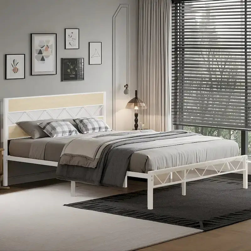 Cadre de lit en métal avec tête de lit en bois brun, sommier non nécessaire