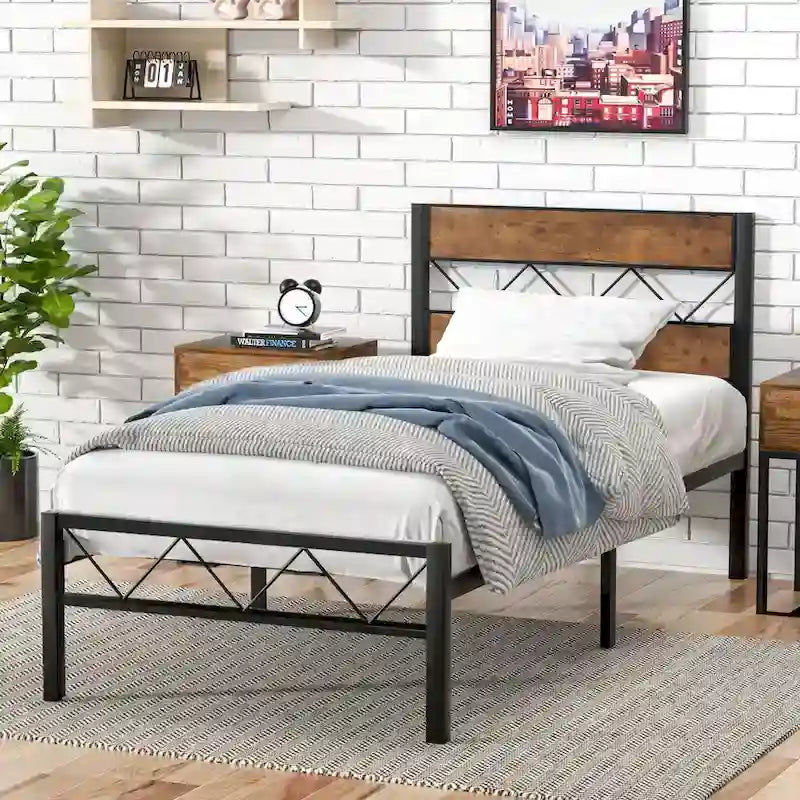 Cadre de lit en métal avec tête de lit en bois brun, sommier non nécessaire