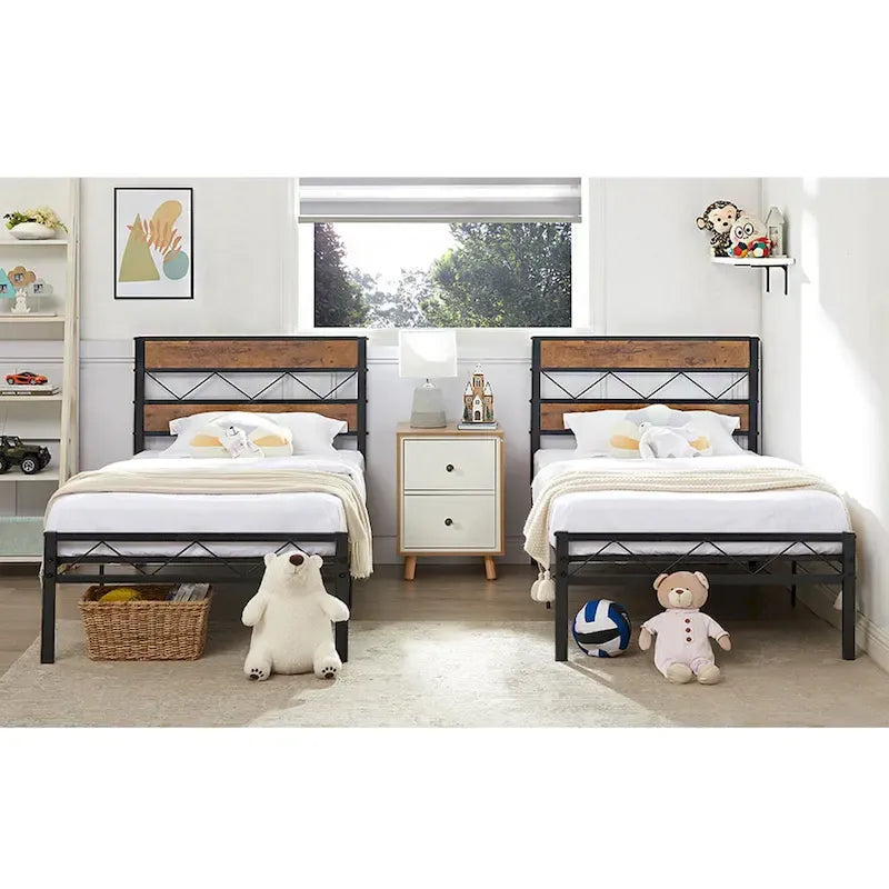 Cadre de lit en métal avec tête de lit en bois brun, sommier non nécessaire