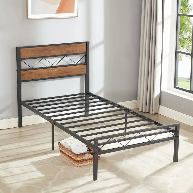 Cadre de lit en métal avec tête de lit en bois brun, sommier non nécessaire