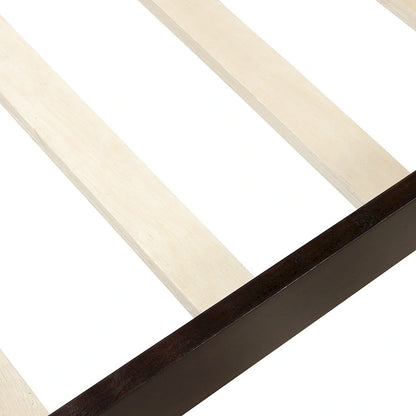 Lit plateforme en bois avec tête et pied de lit