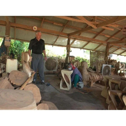 Tabouret Haussmann Original Wood Twist 12 x 12 x 18 po, finition noyer huilé