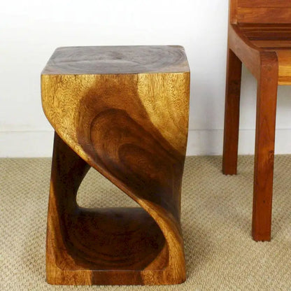 Tabouret Haussmann Original Wood Twist 12 x 12 x 18 po, finition noyer huilé