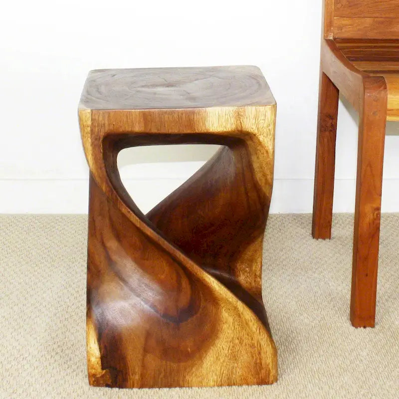 Tabouret Haussmann Original Wood Twist 12 x 12 x 18 po, finition noyer huilé