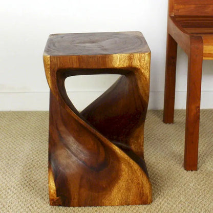 Tabouret Haussmann Original Wood Twist 12 x 12 x 18 po, finition noyer huilé