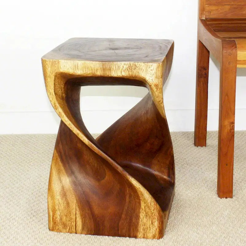 Tabouret Haussmann Original Wood Twist 12 x 12 x 18 po, finition noyer huilé