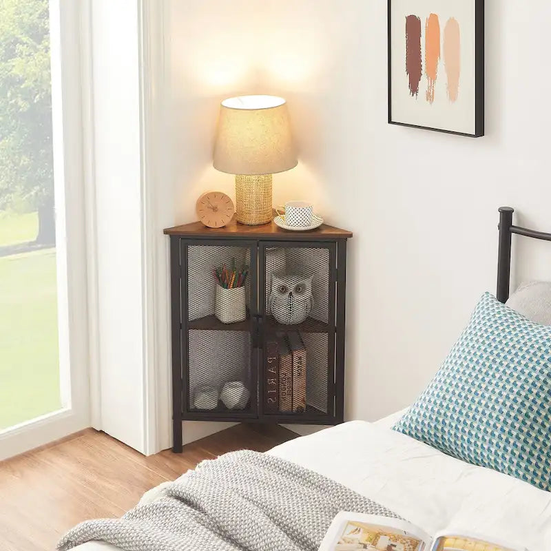 Table d'angle triangulaire de style industriel avec armoire de rangement à double porte et à 3 niveaux