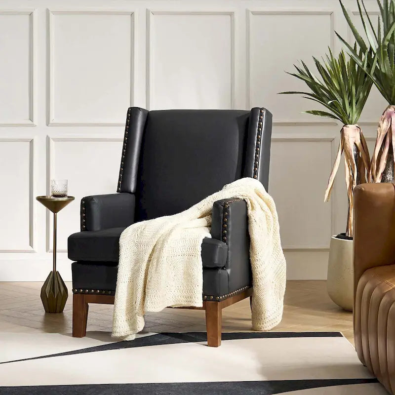 Fauteuil Lourdes en cuir véritable avec structure en bois massif et coussin d'assise amovible par HULALA HOME
