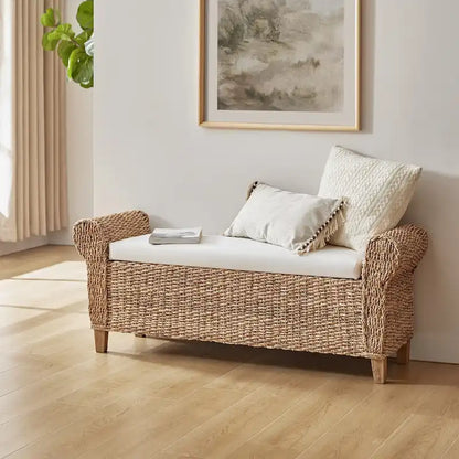 Banc de rangement en rotin style ferme bohème Bab, orné de motifs ajourés, par HULALA HOME