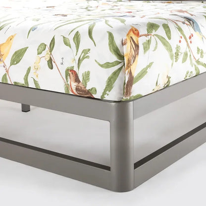 Cadre de lit plateforme en métal robuste Porch &amp; Den McCamant de 9 pouces