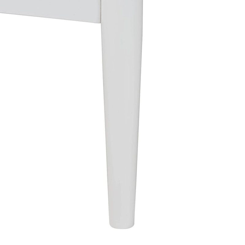 Lit plateforme Louetta Coastal blanc, format queen, avec tête de lit sculptée contrastée