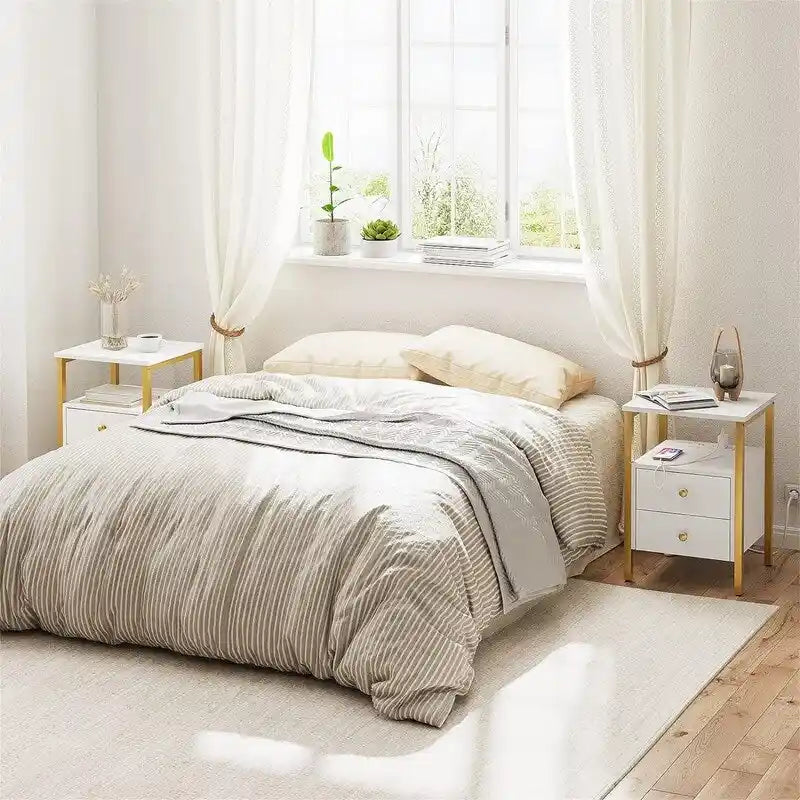 Table d'appoint avec station de recharge - 40 cm (P) x 40 cm (L) x 61 cm (H)