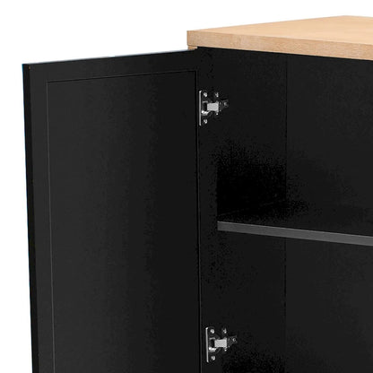 Buffet moderne et élégant en bois avec trois portes d'armoires à miroir