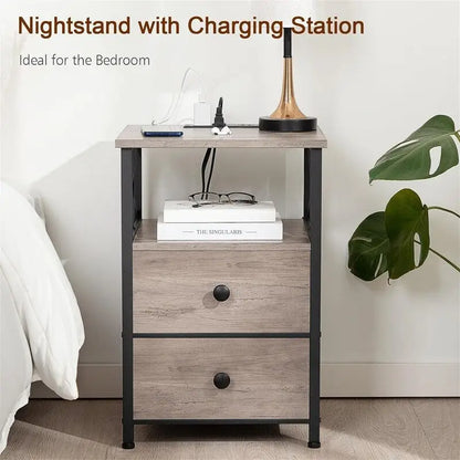 Table de chevet noire avec station de charge - 15,7 po (P) x 13,8 po (L) x 23,8 po (H)