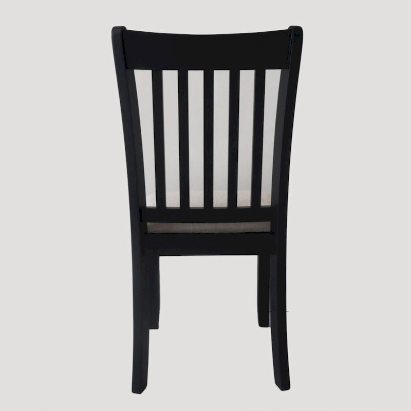 Ensemble de 2 chaises de salle à manger noires confortables et rembourrées, idéales pour une cuisine de style campagnard.