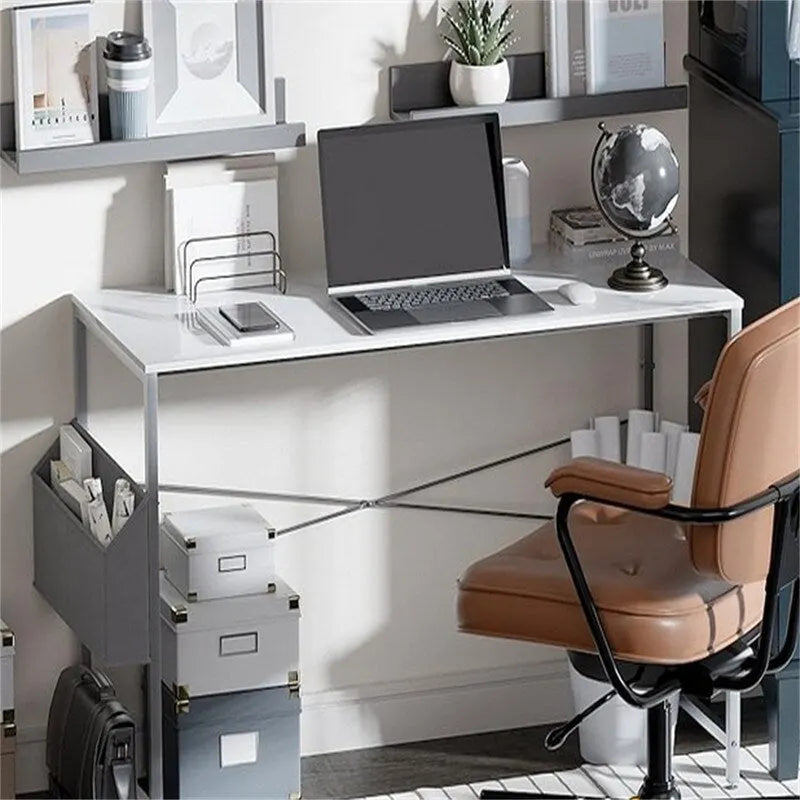 Bureau à domicile avec prise électrique